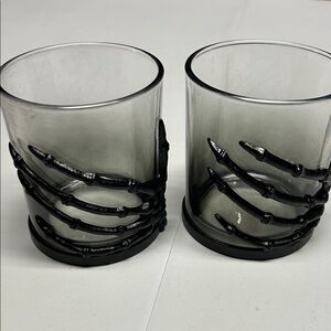 Skeleton hand drinking glasses tumblers